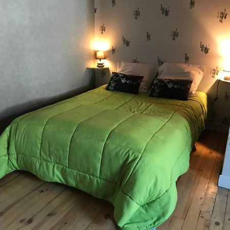 Gite Chez Regine Marcenat  Eksteriør billede
