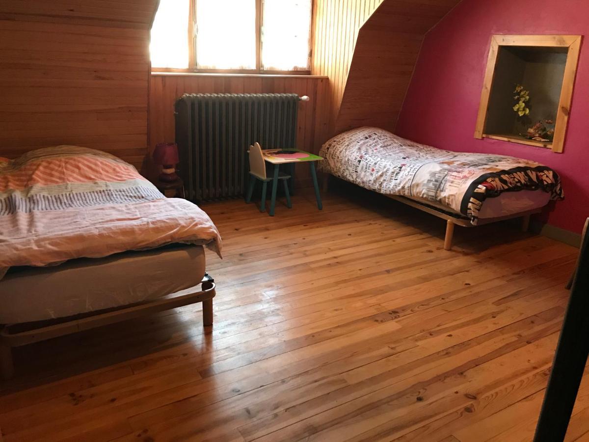 Gite Chez Regine Marcenat  Eksteriør billede