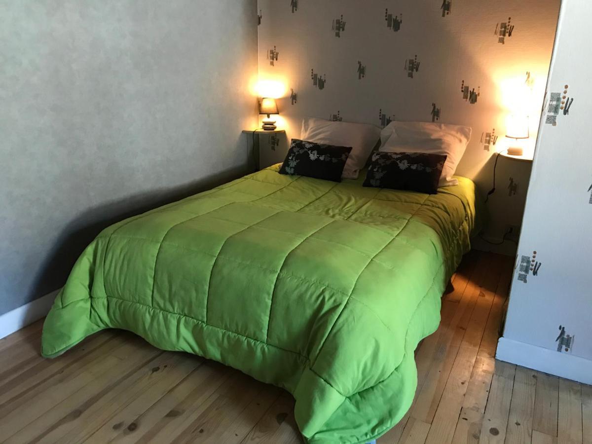 Gite Chez Regine Marcenat  Eksteriør billede